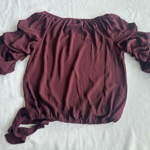 NWT Vince Camuto Burgundy Off-Shoulder Blouse with Rouged Sleeves Size Small